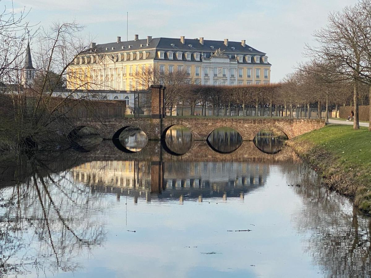 Apartment Am Schloss Brühl Exteriör bild